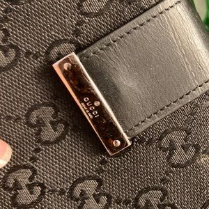Gucci Wallet With Crossbody Chain